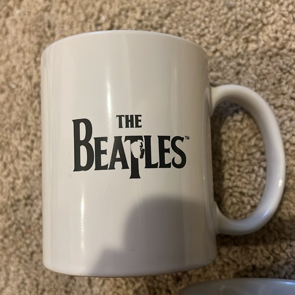 2 Beatles mugs - Picture 5 of 5